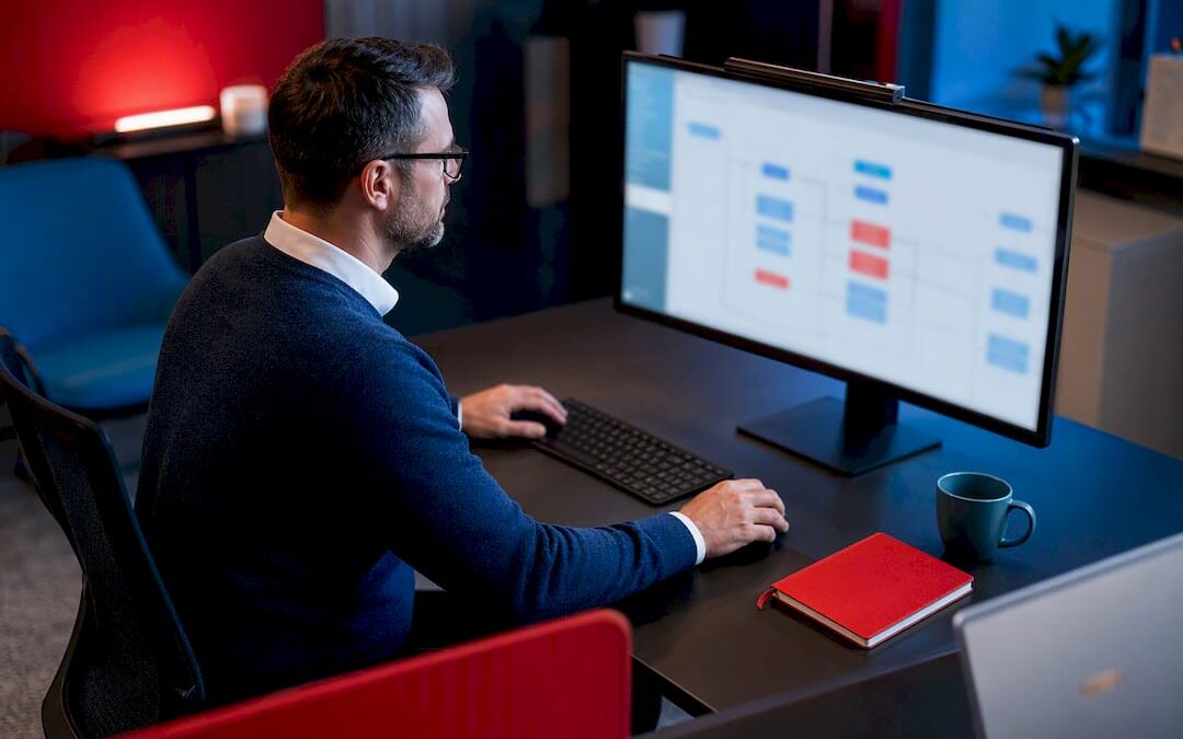 25–100 Device Pilot: Intune Co Management Playbook for IT Admins